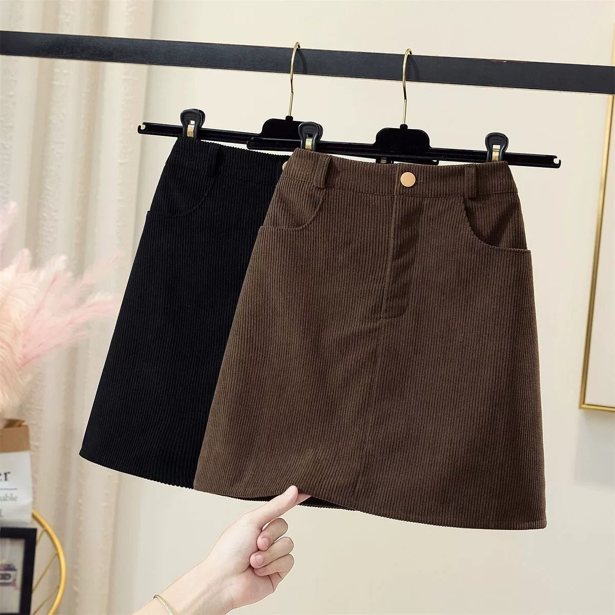 Black Corduroy Skirt Plus Size Fat mm Autumn and Winter Hip-Hugging Women's A-Line Skirt Slimming Look Versatile One-Step Skirt Short Skirt