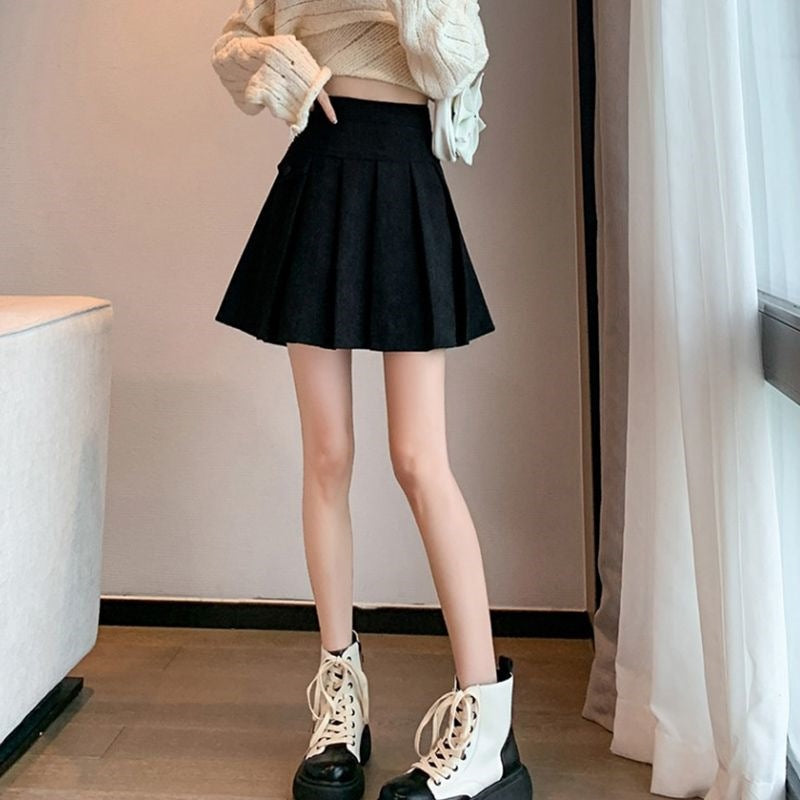 High-Waisted Pleated Skirt for Women, New Spring and Autumn Style, Hip-Covering A-Line Corduroy Short Skirt, Fashionable Niche Half Skirt
