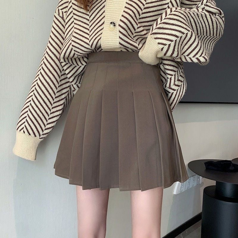 High-Waisted Pleated Skirt for Women, New Spring and Autumn Style, Hip-Covering A-Line Corduroy Short Skirt, Fashionable Niche Half Skirt