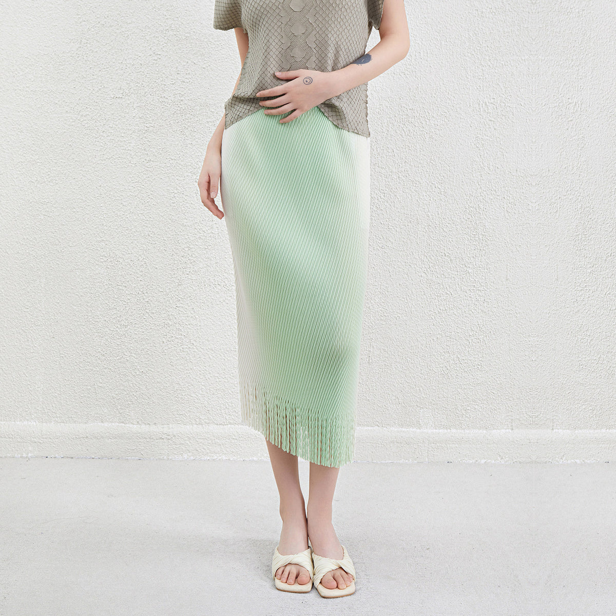 Miyake Gradient Skirt Women's Summer New Fashion Tassel All-match Pleated Printed Straight Hip Midi Skirt